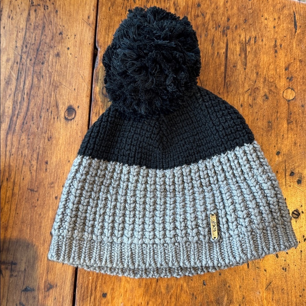 New Lole Black and Gray Knit Pom-Pom Hat